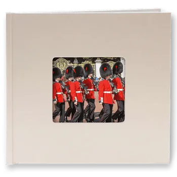 Fotokniha Online fotokniha je super. Vytvoříte snadno a rychle v přírodní barvě 21 cm do 24 hod - moderní černá