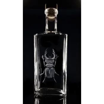 Sklenice Lahev 0,5l s rytinou brouka Roháče - ručně ryté (broušené), dárková krabička