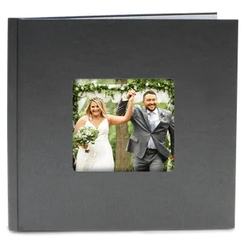 Fotokniha Prozkoumejte nejlepší akce na fotokniha24 a získejte fotoknihu levně. Foto kniha antracit 29 x 29 cm - svatební kytice