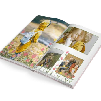 Fotokniha Fotokniha levně. Vaše nejlepší foto kniha A4 výšku v barvě růžové - motiv kytičky