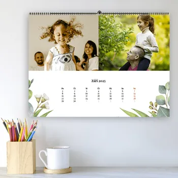 Fotokalendář Fotokalendář A4 na šířku, Vlastní fotky, Online editor a snadná výroba. Motiv Květinové