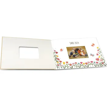 Fotokniha Fotokniha levně. Vaše nejlepší foto kniha A4 šířku v barvě přírodní - motiv kytičky