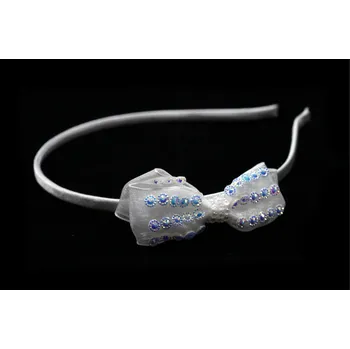 Čelenka Čelenka s mašličkou Barva: bílá