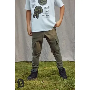 Chlapecké tepláky zelené s bočními kapsami - 104/110