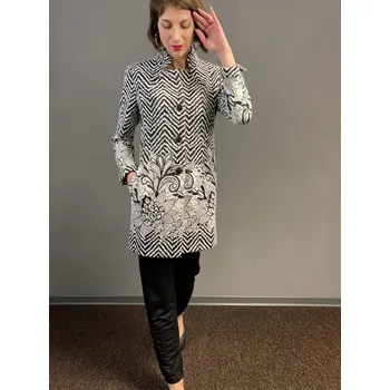 Dámský kabát Kabát tmavě modrý se vzorem květů Velikost: 44