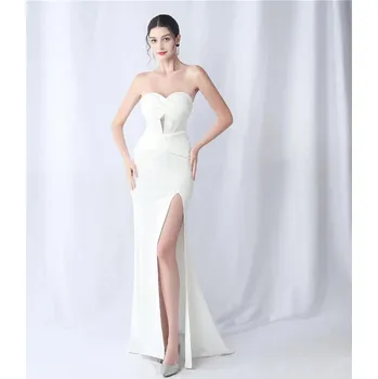 Dámské šaty Plesové šaty s vysokým rozparkem Barva: Bílá, Velikost: M