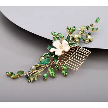 Ozdoba do vlasů B-TOP Kovový hřeben do vlasů s bílým květem a zelenými lístky a krystaly