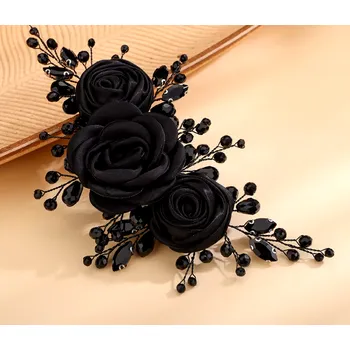 Ozdoba do vlasů B-TOP Ozdoba do vlasů s třemi černými růžemi a krystaly