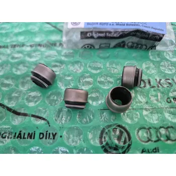 Automobilové těsnění Originální díl Škoda těsnění dříku ventilu průměr 7mm Škoda Felicia 1.3 od 08/97 047109675
