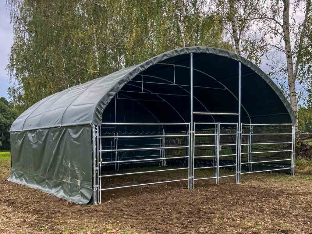 Přístřešek pro zvířata 8x8 m Barva: Tmavě zelená, Čelní plachta: Ano