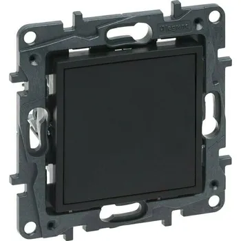 vypínač Záslepka Legrand Niloé Step černá