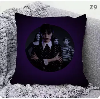 Dekorativní polštářek Potah na polštářek s potiskem ze seriálu Wednesday Addams Motiv: z9, Velikost: 30x30cm