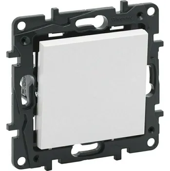 vypínač a zásuvka Spínač řazení 1 Legrand Niloé Step bílá