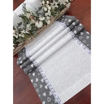 Vánoční dekorace Běhoun vánoční - stříbrné ornamenty na bílé lemované stříbrnými srdíčky na šedé