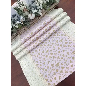 Vánoční dekorace Běhoun vánoční - vánoční motivy na růžené v kombinaci se zlatými hvězdičkami