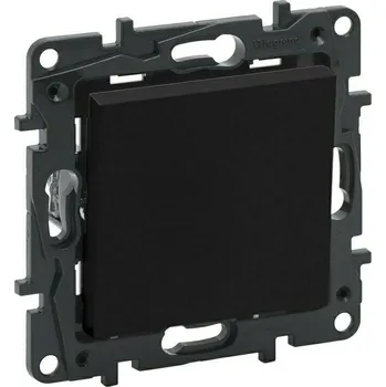 vypínač Přepínač křížový řazení 7 Legrand Niloé Step černá