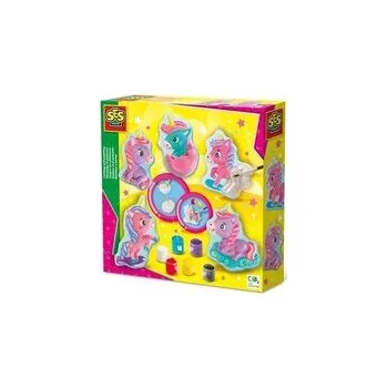 Set školních potřeb Odlewy gipsowe z farbami małe jednorożce