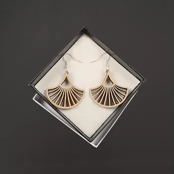 Náušnice AMADEA Dřevěné náušnice vějíř, 4 cm, český výrobek