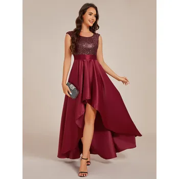 Dámské šaty Kontrastní saténové šaty s asymetrickým lemem a flitry Barva: Bordová, Velikost: M