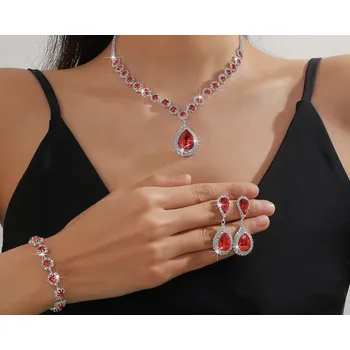 Souprava šperků B-TOP 3-dílná krystalová souprava Crystal Drop - postříbřená Druh barvy: Červená