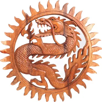 Závěsná dekorace dřevo Drak kruh 30 cm světlá