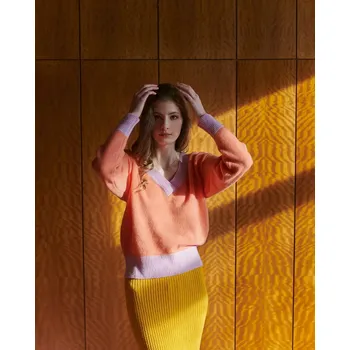 Dámský svetr Dámský vlněný svetr s výstřihem hlubokým Kašmír S Oranžová