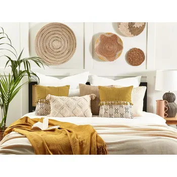 Dekorativní polštářek Dekorativní polštáře žluté krémové Bavlna 45 x 45 cm se střapci Geometrický vzor Fóliový tisk Boho Dekorace doplňky Beliani