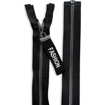 Zip zip ČERNÝ SE STŘÍBRNÝMI ZOUBKY A OZDOBNÝM TAHÁČKEM "FASHION" - Černá, 16 cm