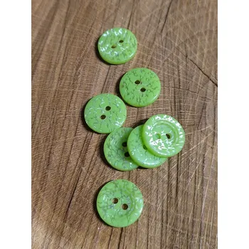 Knoflík Knoflík světle zelený dvoudírkový s leskem