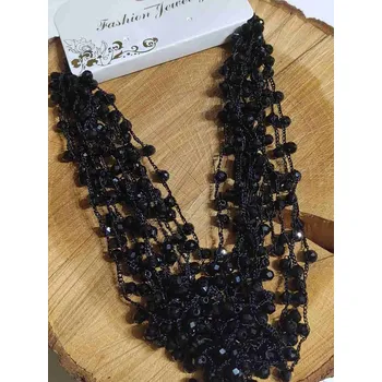 Náhrdelník Náhrdelník háčkovaný s broušenými korálky barva černá