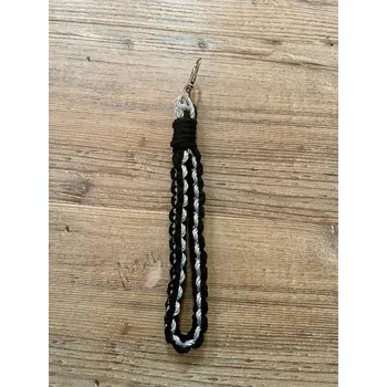 Pletená klíčenka černo-stříbrná