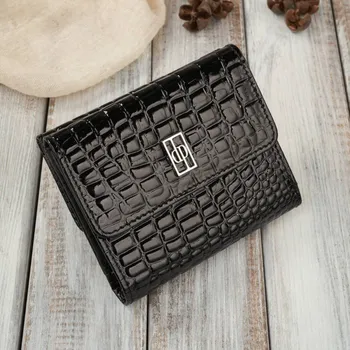 Peněženka Paolo Peruzzi Dámská malá kožená peněženka s krokodýlým embosováním Peruzzi; černá