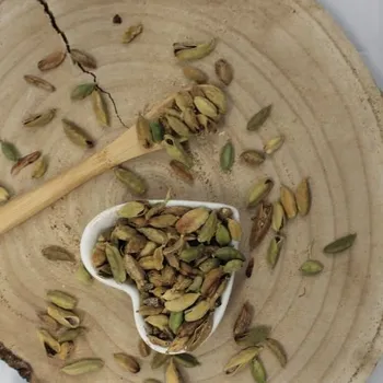 Koření Kardamovník obecný, kardamom - plod celý - Elettaria cardamomum - Fructus cardamomi 250 g