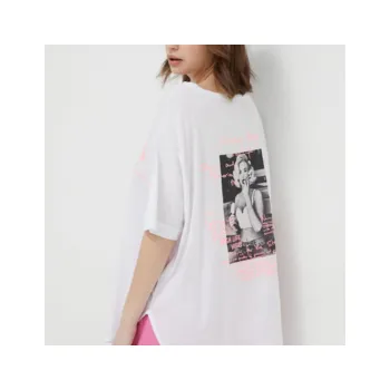 Dámské oblečení Guess t-shirt XS