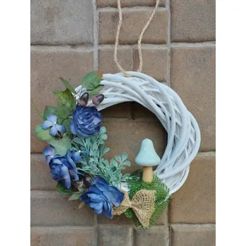 Věnec Ratanový věneček s modrými květy, žaludy a houbičkou