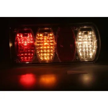 Nakládací rampa pro vozidlo x Sdružená lampa zadní pravá