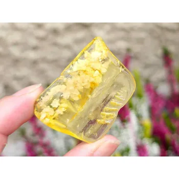 Přírodní kámen Jantar mladý z Kolumbie (kopál) 6,3g