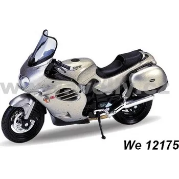 autíčko Model Triumph 2002 Trophy (platinum) 1:18