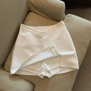 Dámské kraťasy Přiléhavé šortky typu sukně Barva: Béžová, Velikost: M