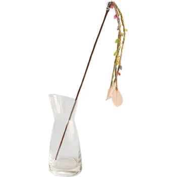 Hračka pro kočku Škádlítko pro kočky s třemi copánky a peříčky