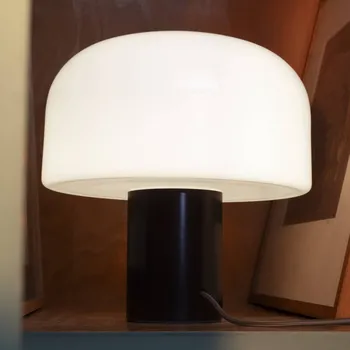 Lampička Stolní lampa FLOS Bellhop Glass T, čokoládově hnědá, výška 34 cm bílá, čokoládově hnědá 1 x 100 W - Doprava zdarma