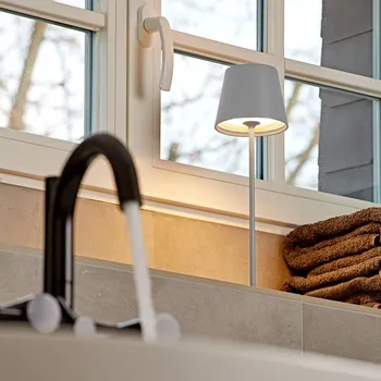 Venkovní osvětlení Sigor LED stolní lampa na akumulátor Nuindie, USB-C, šedá, IP54, stmívatelná - Základna - délka 10 cm, šířka 10 cm; délka nabíjecího kabelu 120 cm šedý LED 2,2 W celkem - Doprava zdarma