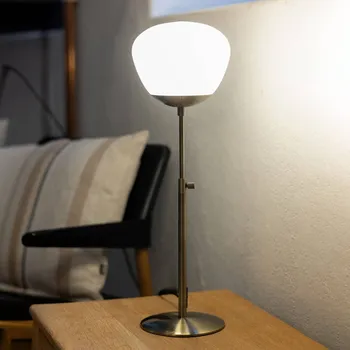 Lampička Markslöjd Stolní lampa Rise, výška 60 cm, starožitná mosaz, železo, sklo mosaz, bílá 1 x 40 W - Doprava zdarma