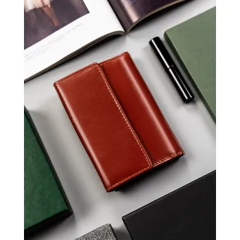 Peněženka Dámská kožená peněženka se spojkou Barva: Hnědá