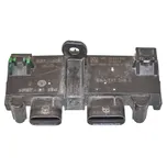 řídící jednotka otevírání zadních pátých dveří VAG 3AA962243E - poškozený držák