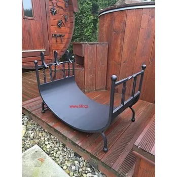 Krbové nářadí Kovaný koš na dřevo Šubrt + krbové nářadí