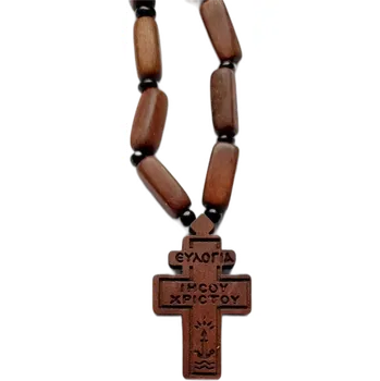Přívěsek Východní dřevěný kříž s korálky na krk E