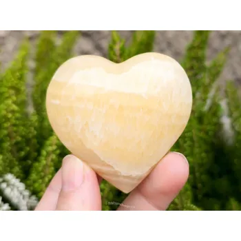 Přírodní kámen Srdce kalcit oranžový kalcit z Pákistánu (109g)