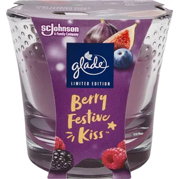Svíčka Glade Berry Festive Kiss vonná svíčka ve skle, doba hoření až 30 hodin 112 g
