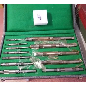 Výstružník Výstružník stavitelný - sada Narex, ČSN 221424, rozsah 10,25 - 33 mm. Níže větší foto. (Narex. Třída jakosti I a. Většinou nepoužité, pár ks lehounce použitých. Originální balení. Celkem 12 ks. Níže popis, pokyny. Kliknutím na obrázek, obrázek zvětšíte. )